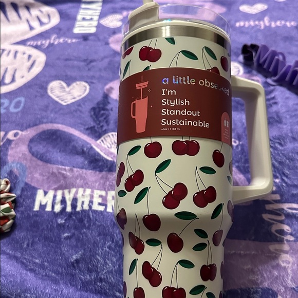 Cherry Tumbler Set with scrunchie and cherry hair clip - Picture 4 of 5